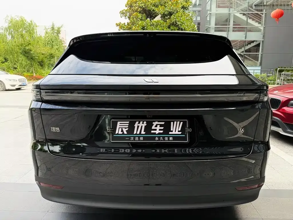 Li Auto i6 — фото 10