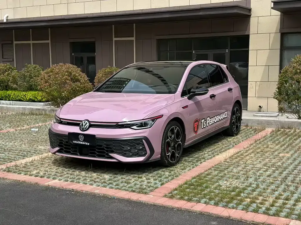 Volkswagen Golf GTI — фото 1