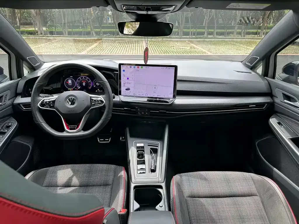 Volkswagen Golf GTI — фото 3