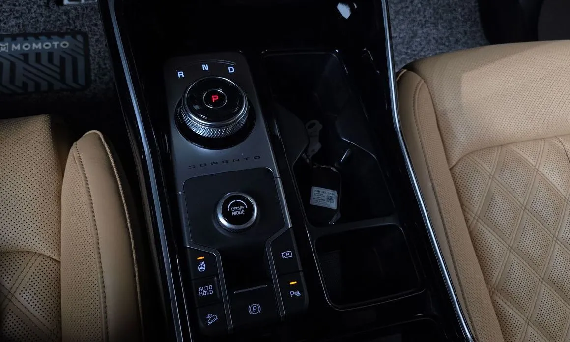 Kia Sorento — фото 9