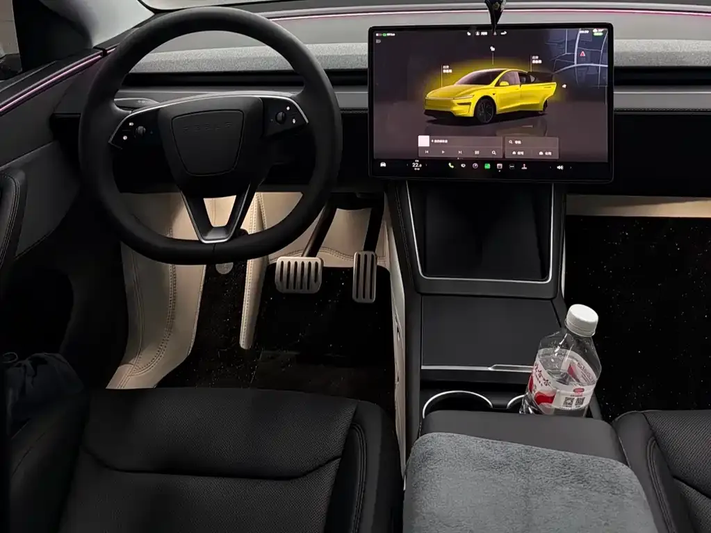 Tesla Model Y — фото 9
