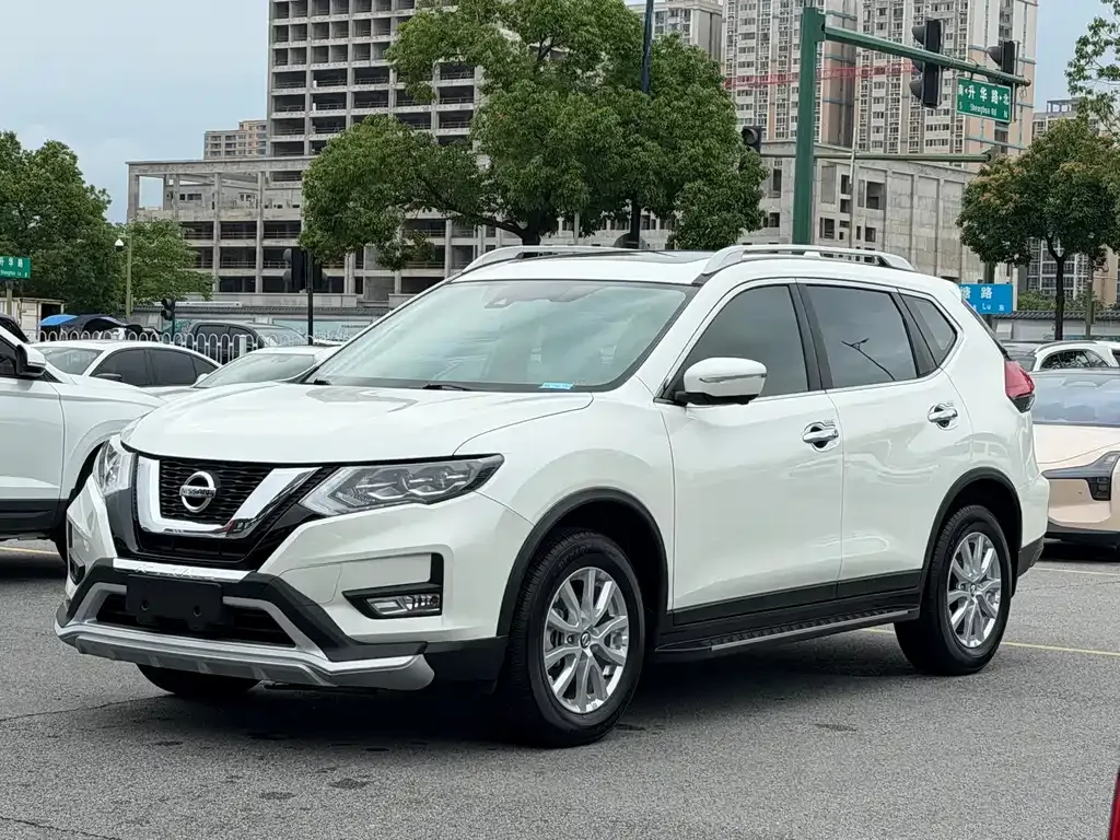 Nissan X-Trail — фото 1