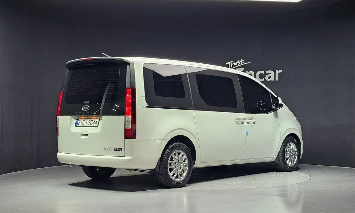 Hyundai Staria — фото 2