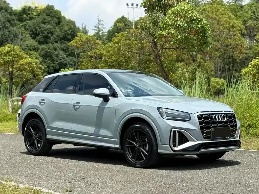 Audi Q2L — фото 9