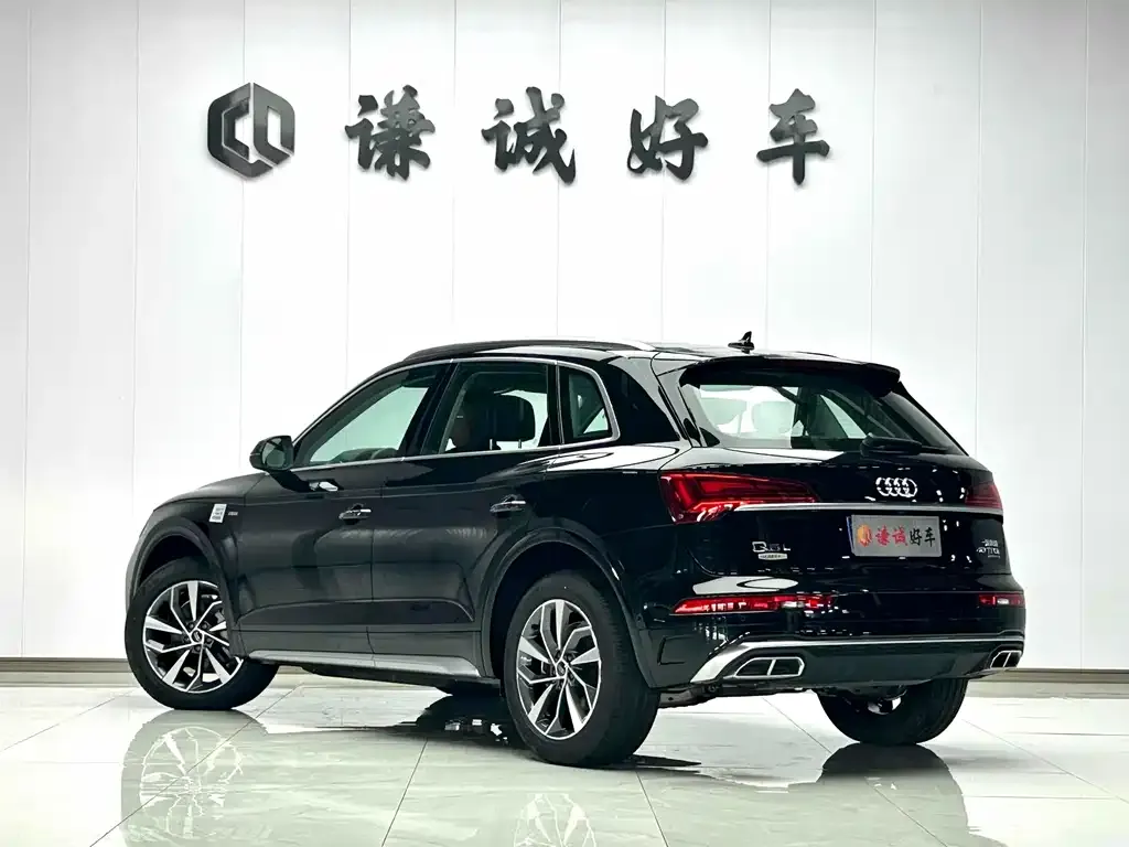Audi Q5L — фото 7