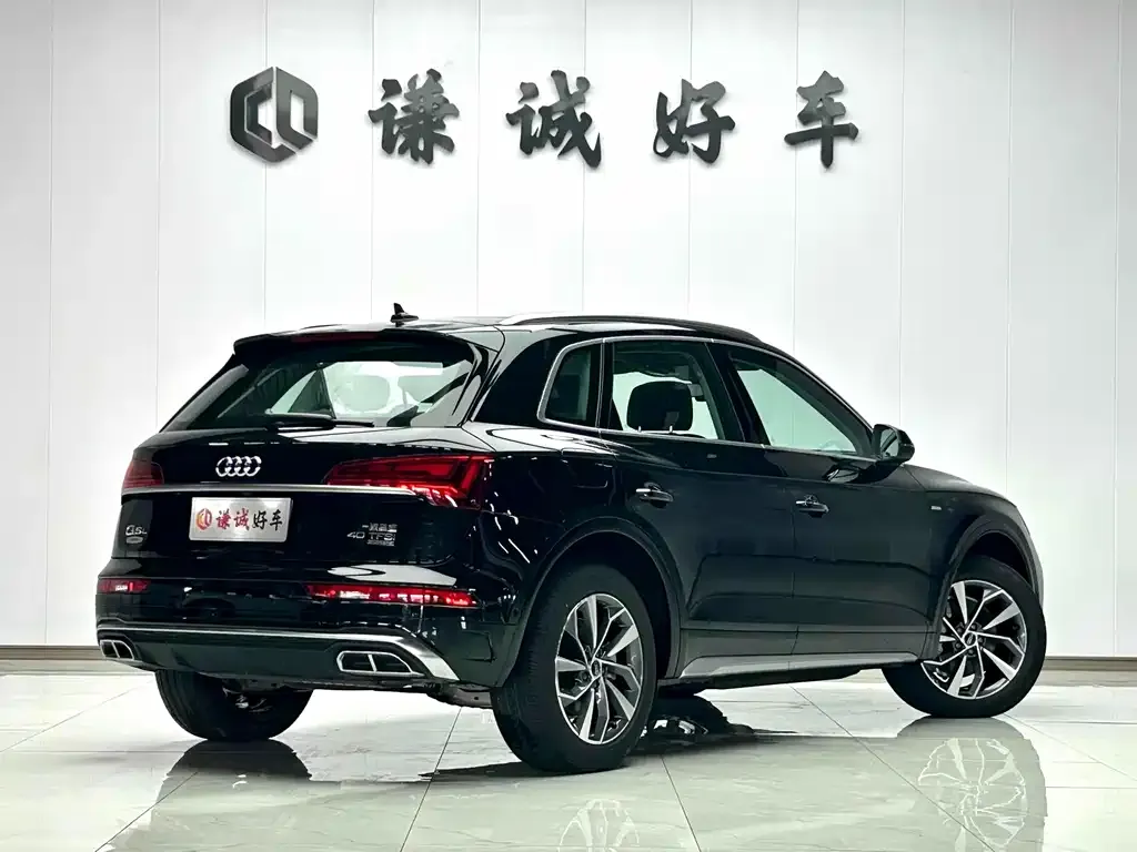 Audi Q5L — фото 5