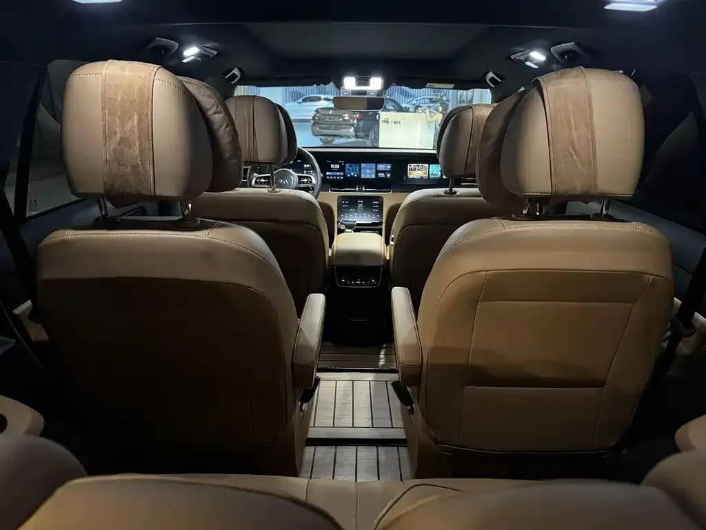 Li Auto MEGA — фото 4