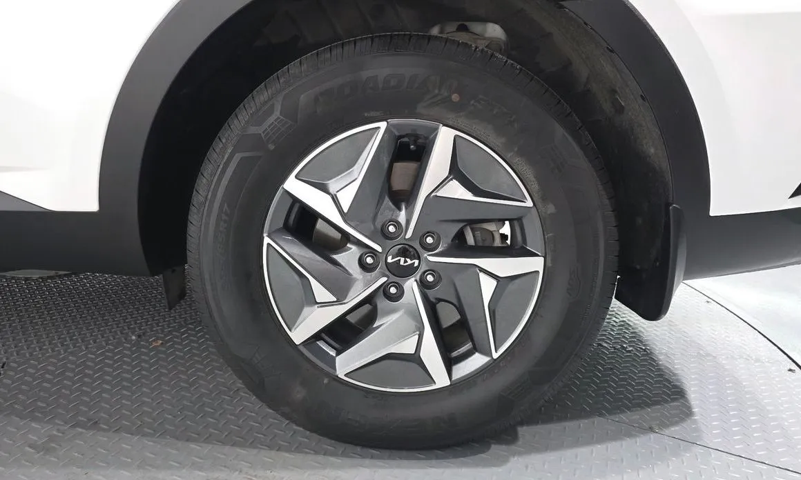 Kia Sorento — фото 9