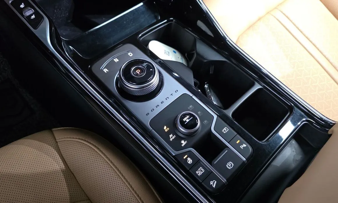 Kia Sorento — фото 8
