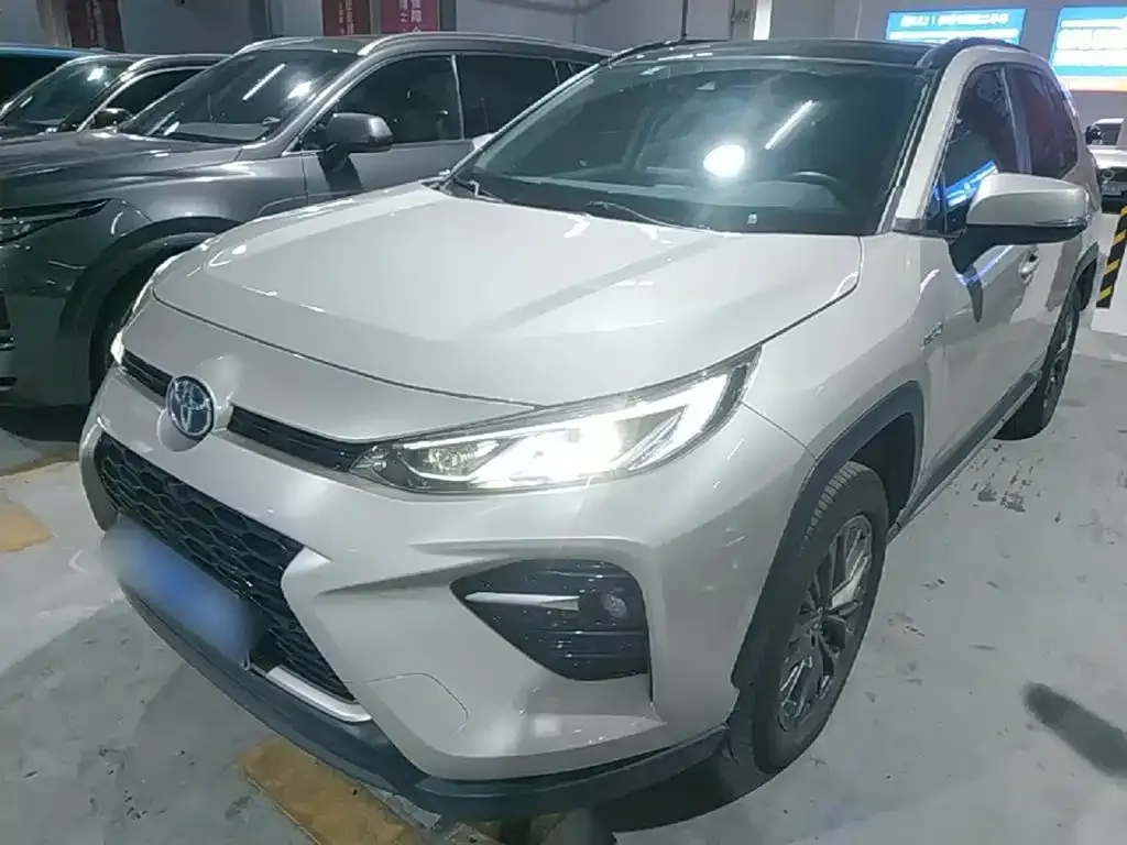 Toyota Wildlander — фото 8