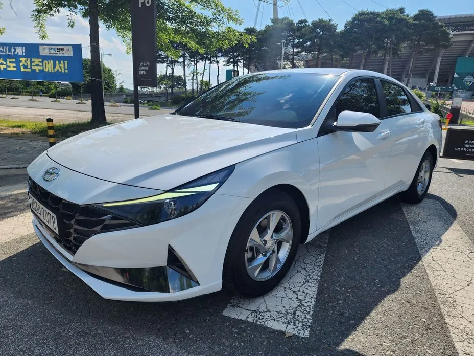 Hyundai AVANTE — фото 1