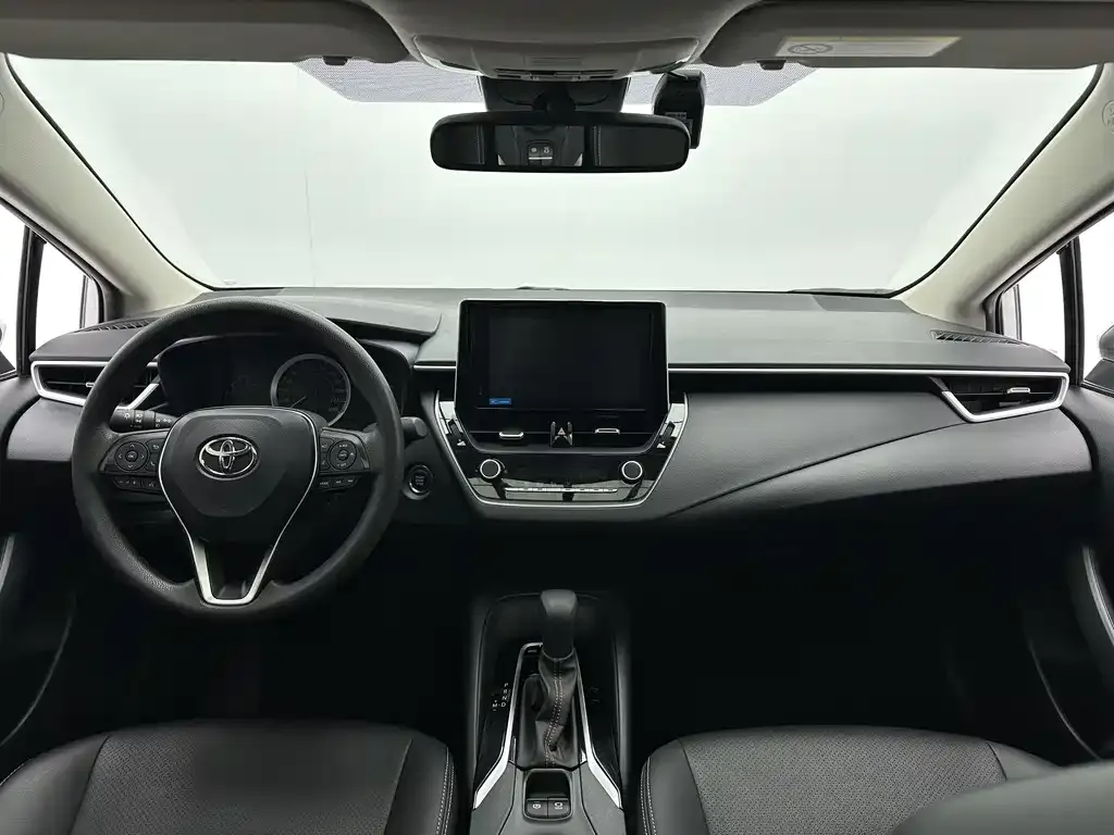 Toyota Corolla — фото 10
