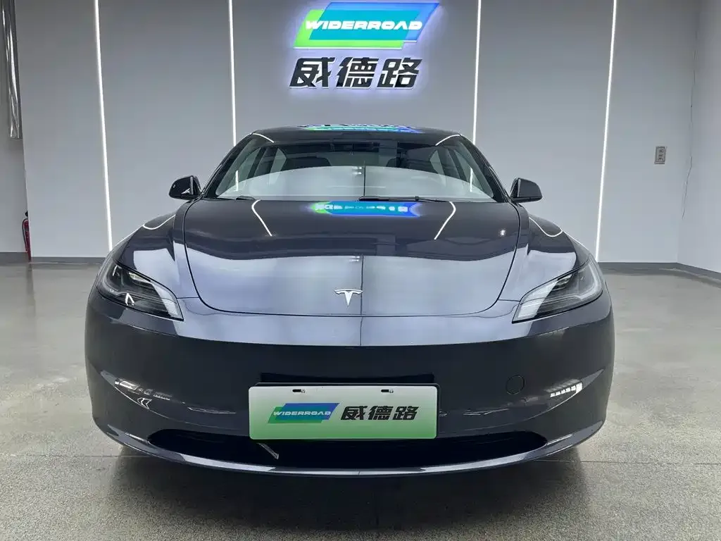 Tesla Model 3 — фото 9