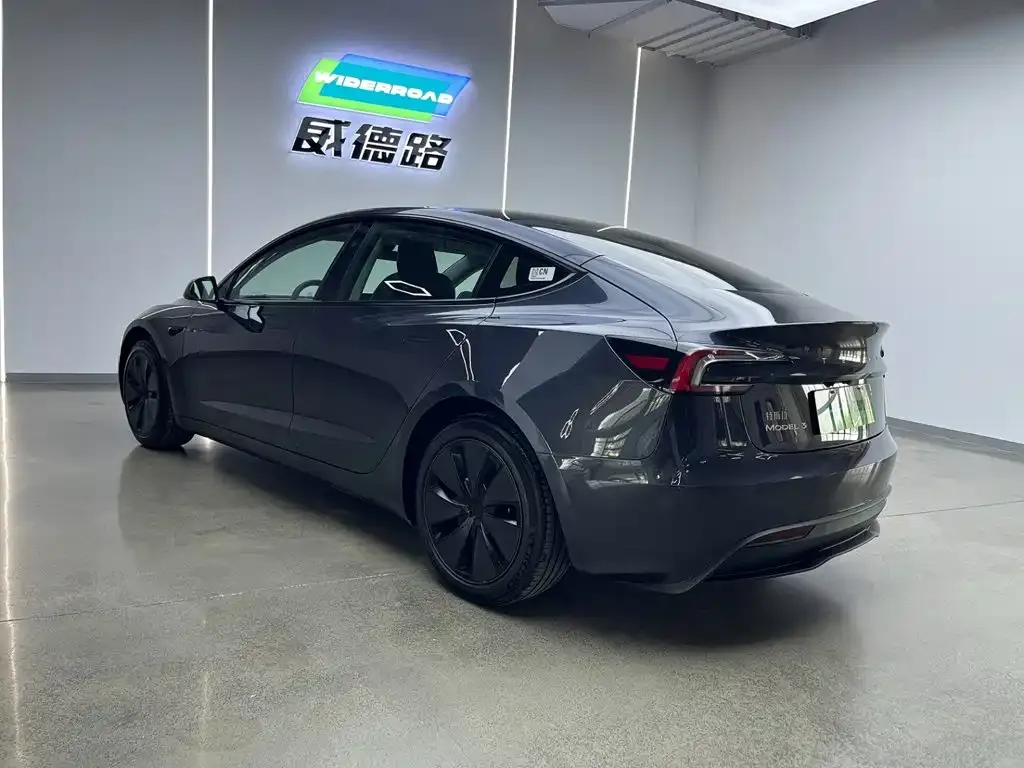 Tesla Model 3 — фото 3