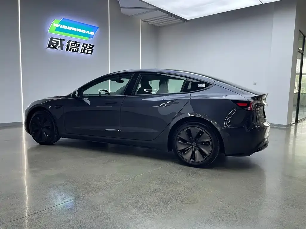 Tesla Model 3 — фото 7
