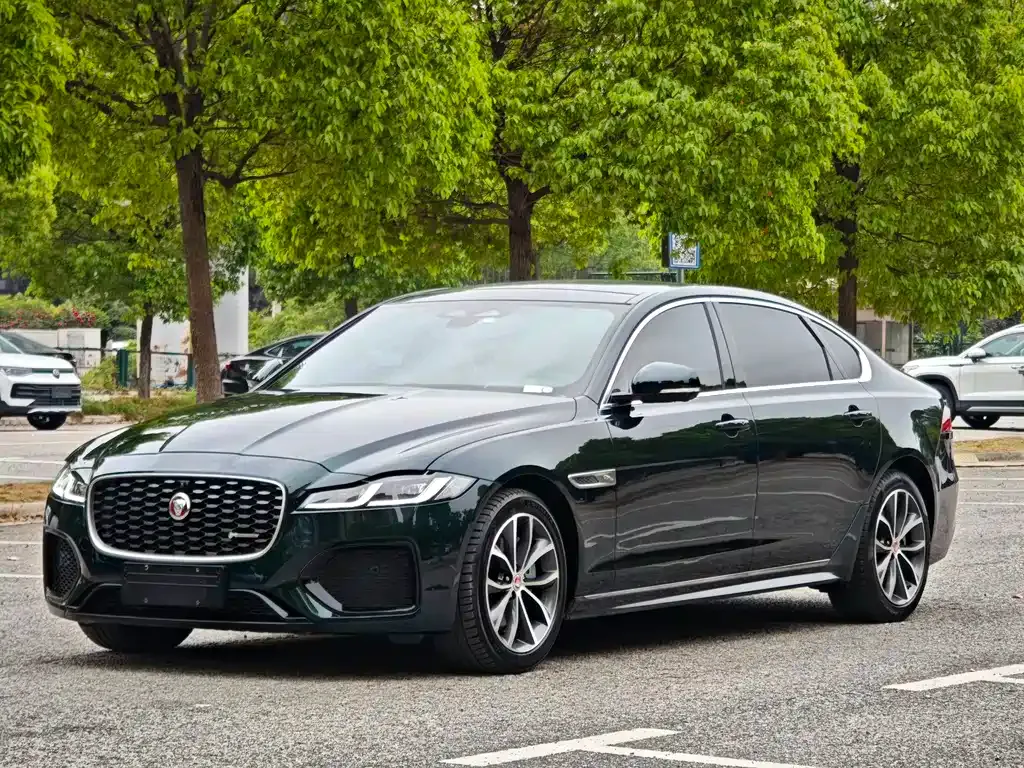 Jaguar XFL — фото 1