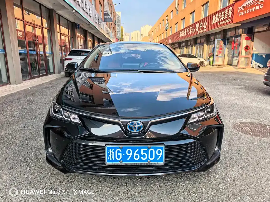 Toyota Corolla — фото 1