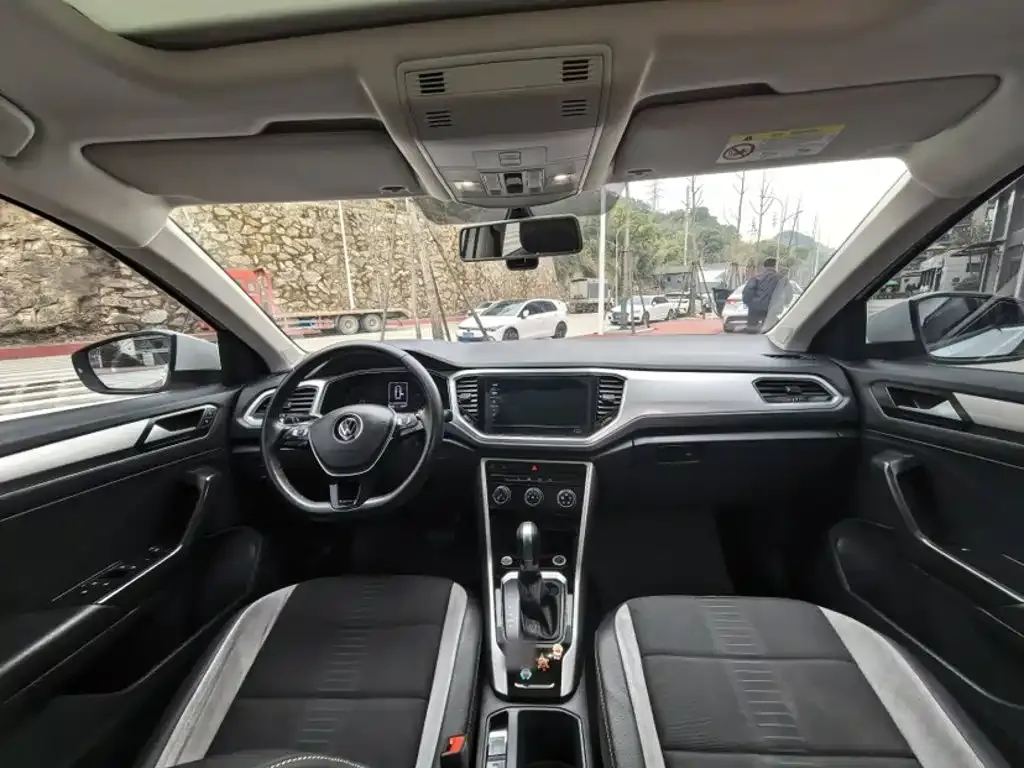 Volkswagen T-Roc 2023 из CN, фото 3