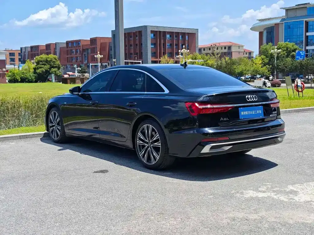 Audi A6L — фото 8