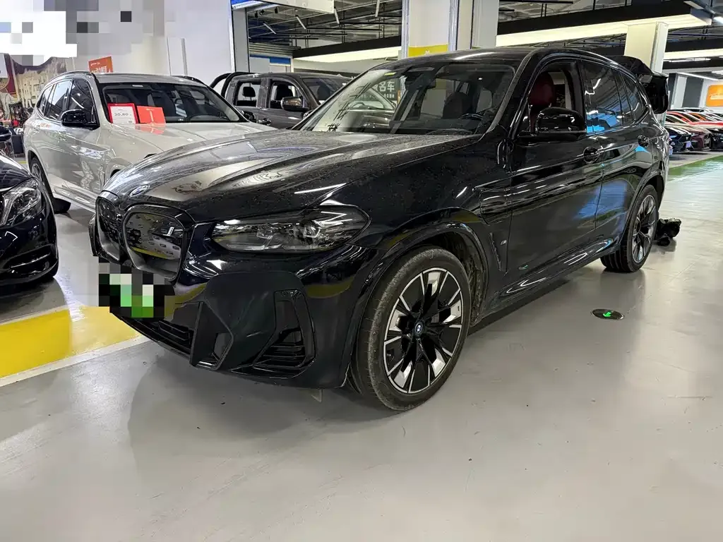 BMW iX3 — фото 1