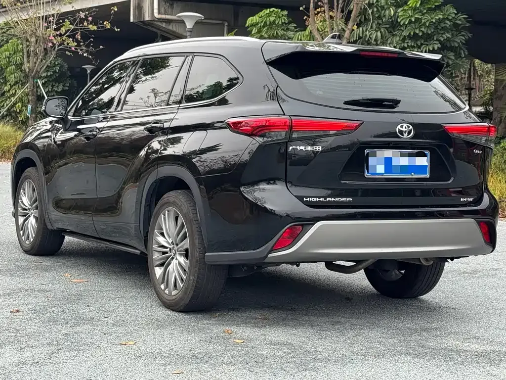 Toyota Highlander — фото 8