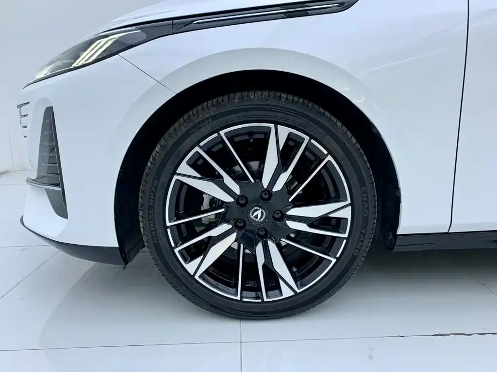 Changan Eado — фото 10