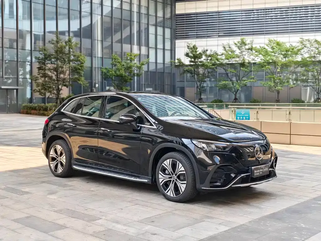 Mercedes-Benz EQE SUV — фото 10