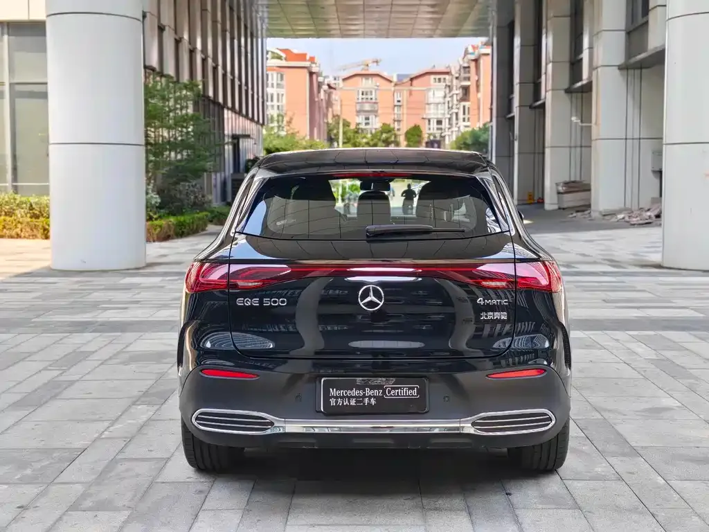 Mercedes-Benz EQE SUV — фото 6