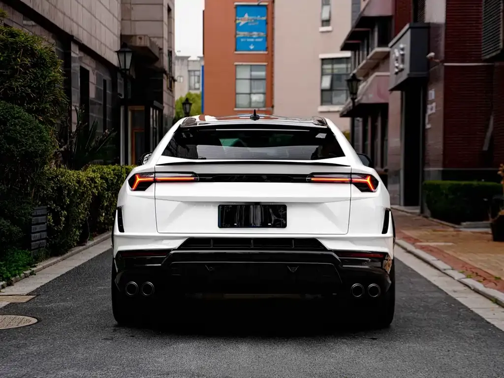Lamborghini Urus — фото 6