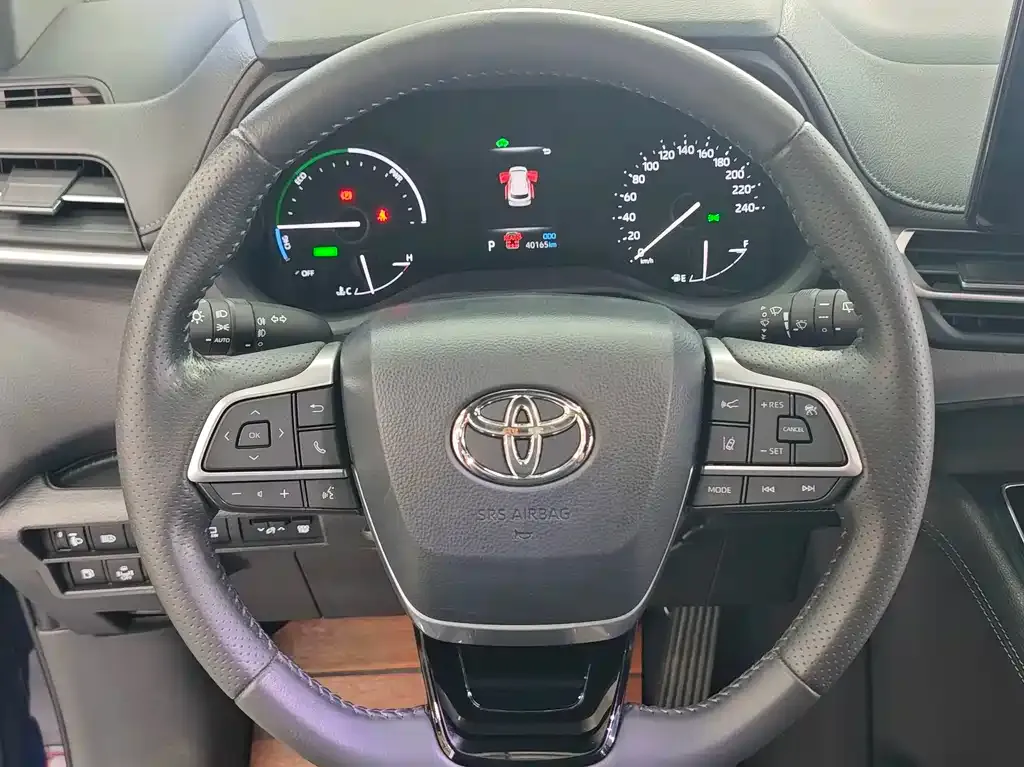 Toyota Sienna — фото 6