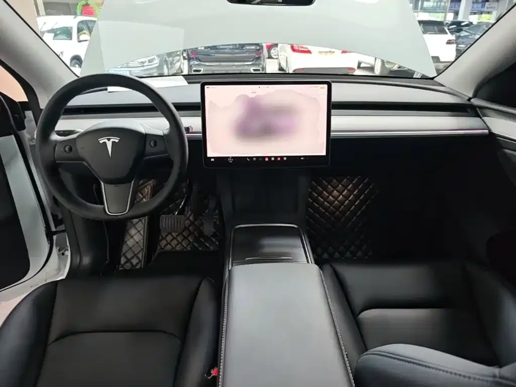 Tesla Model Y — фото 4