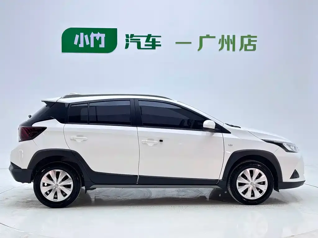 Toyota Yaris L — фото 9