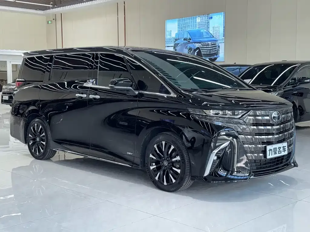 Toyota Alphard — фото 7