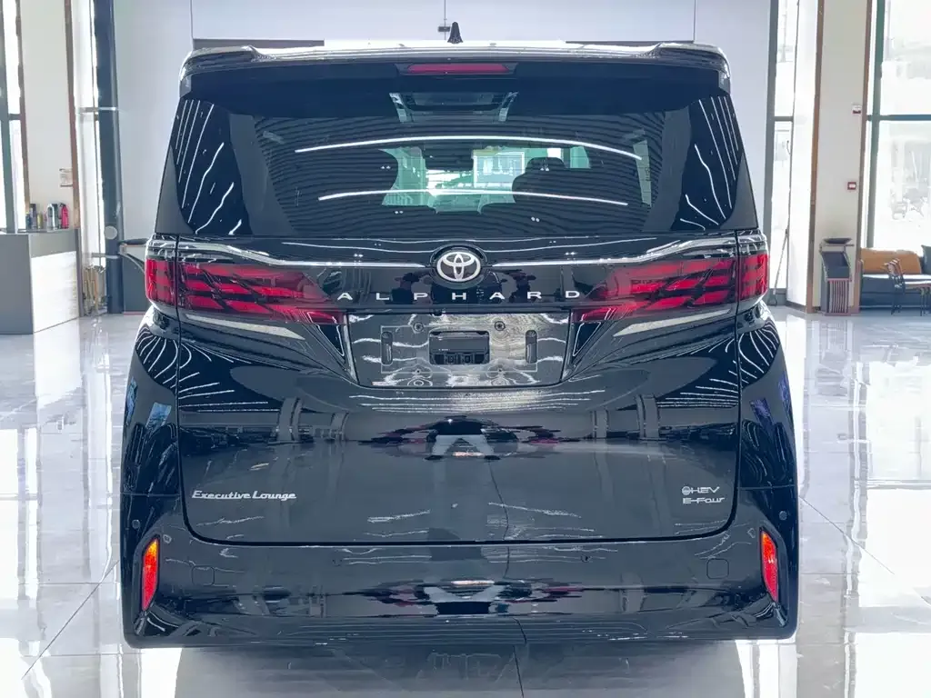 Toyota Alphard — фото 6