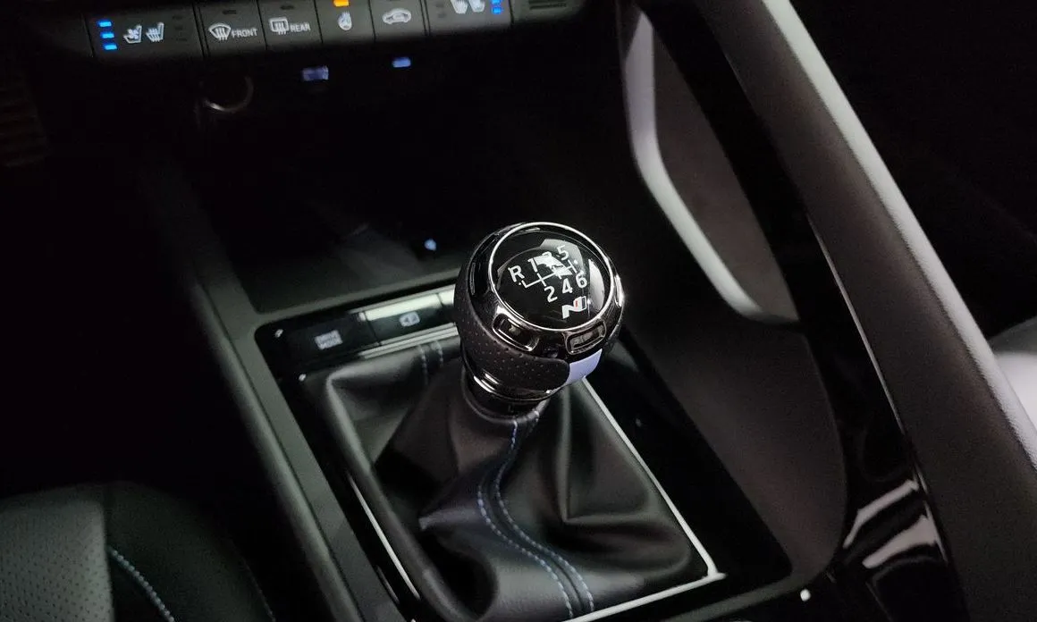 Hyundai AVANTE — фото 9