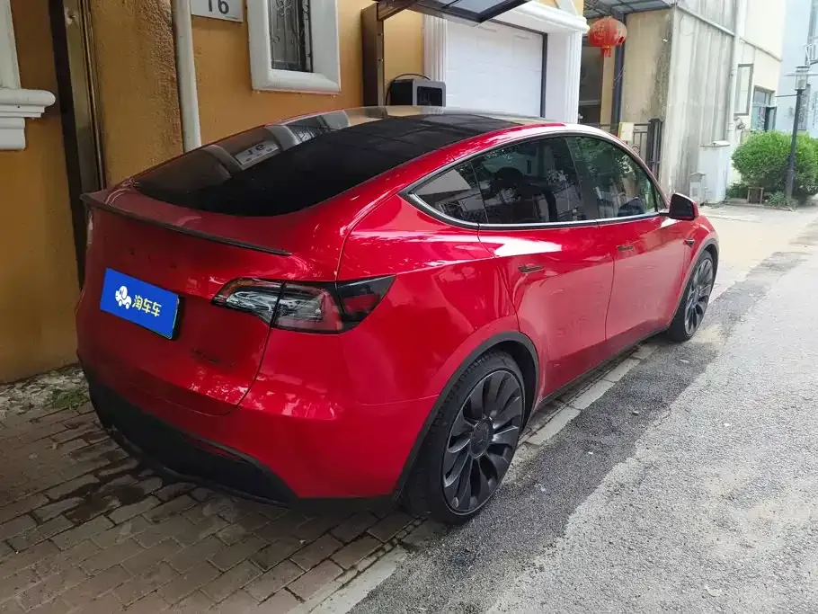 Tesla Model Y — фото 9