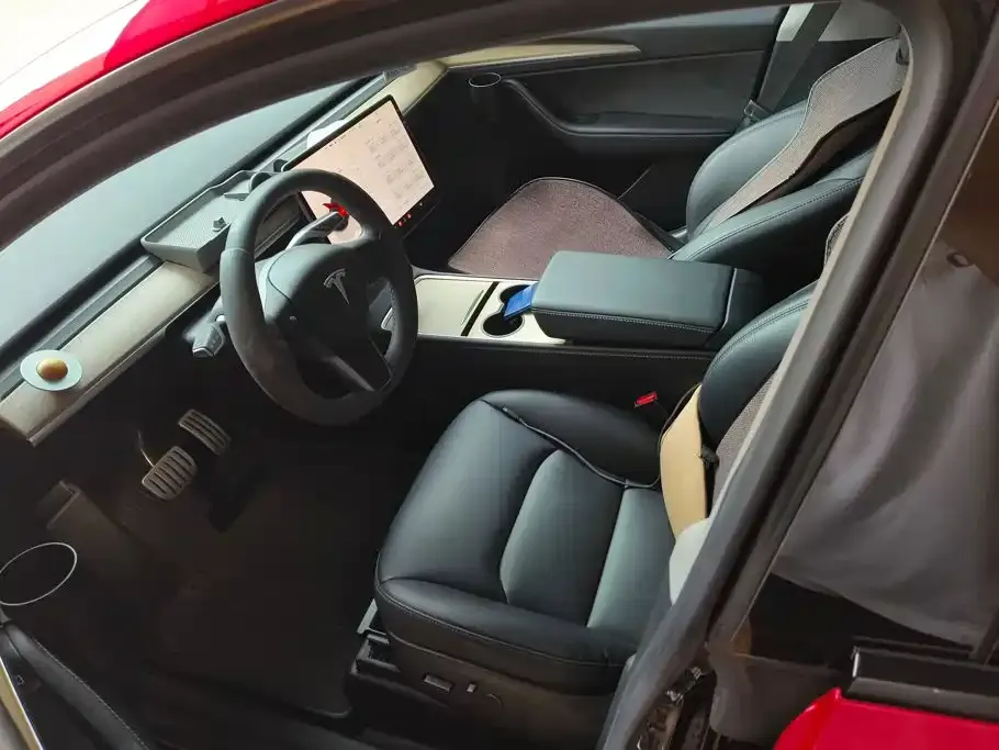 Tesla Model Y — фото 6