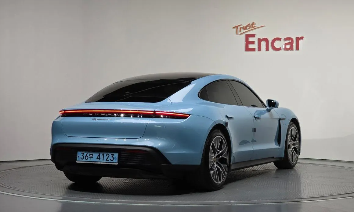 Porsche Taycan 2021 из KR, фото 6