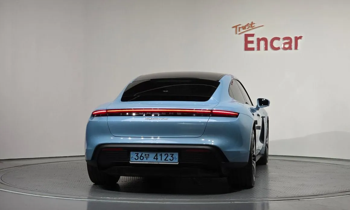 Porsche Taycan 2021 из KR, фото 3