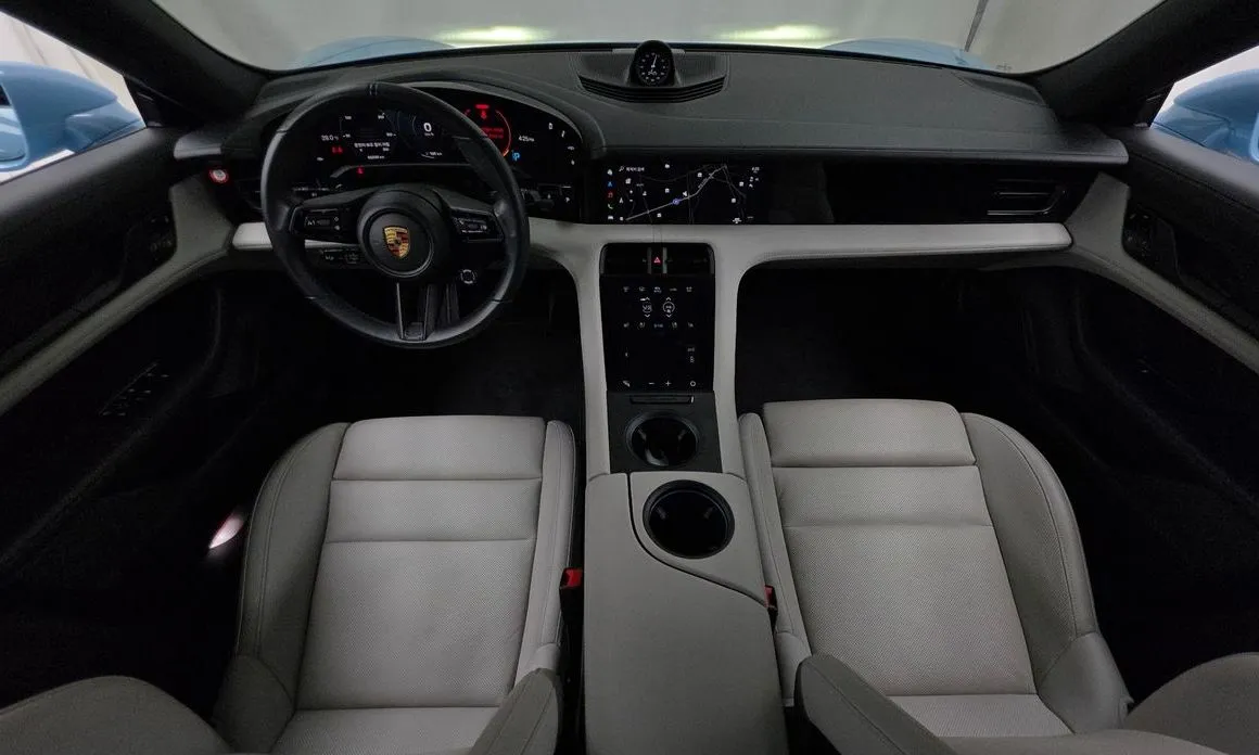 Porsche Taycan 2021 из KR, фото 5