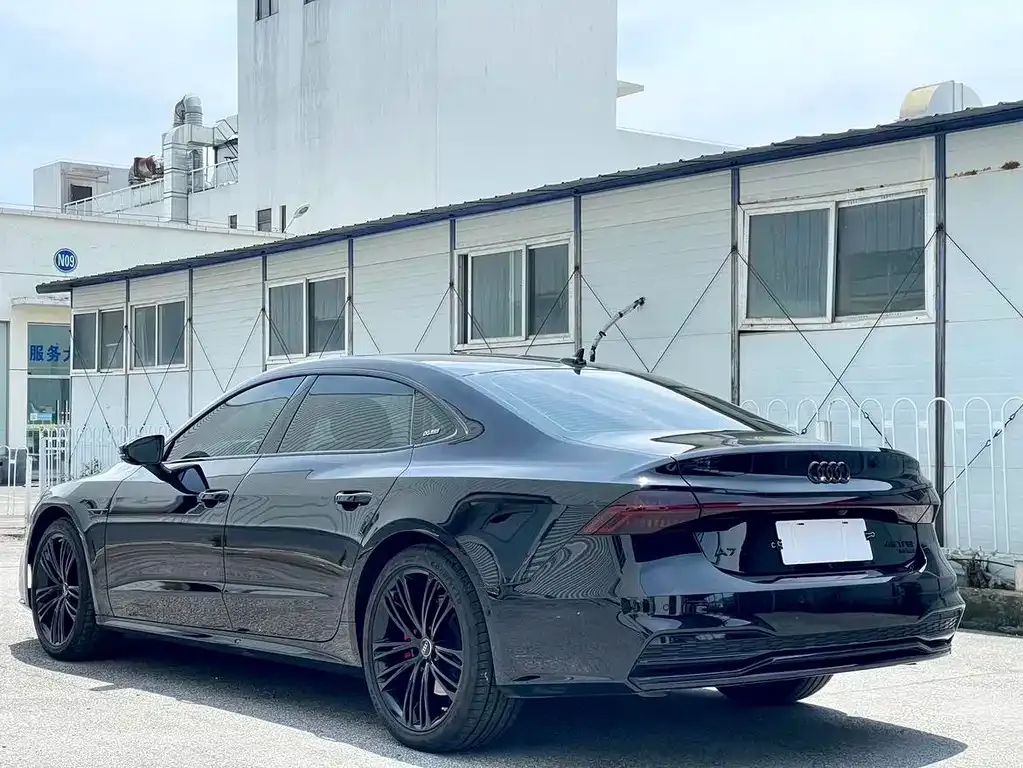 Audi A7L — фото 6