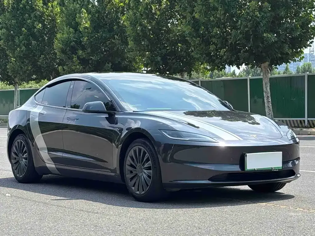 Tesla Model 3 — фото 5