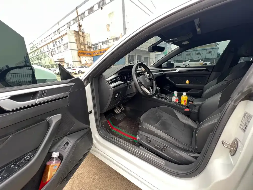 Volkswagen CC 2023 из CN, фото 10