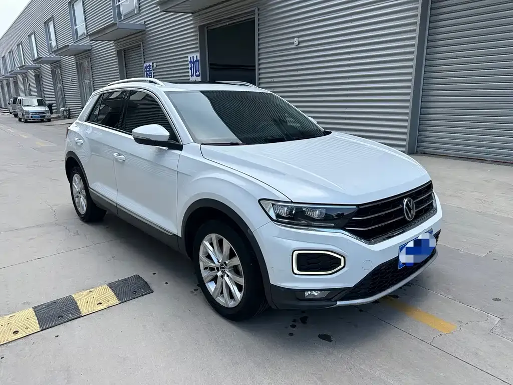 Volkswagen T-Roc — фото 10