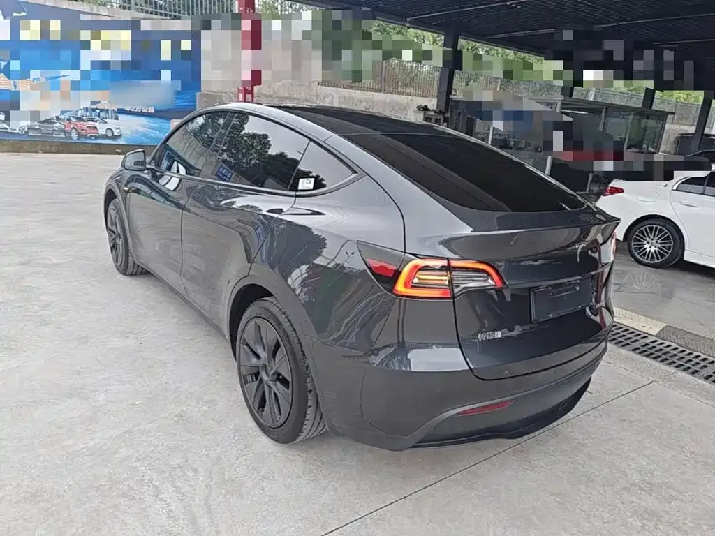 Tesla Model Y — фото 6