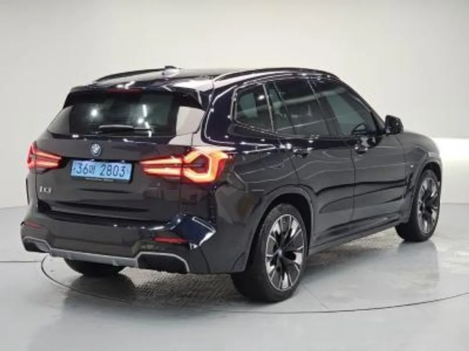 BMW iX3 — фото 6