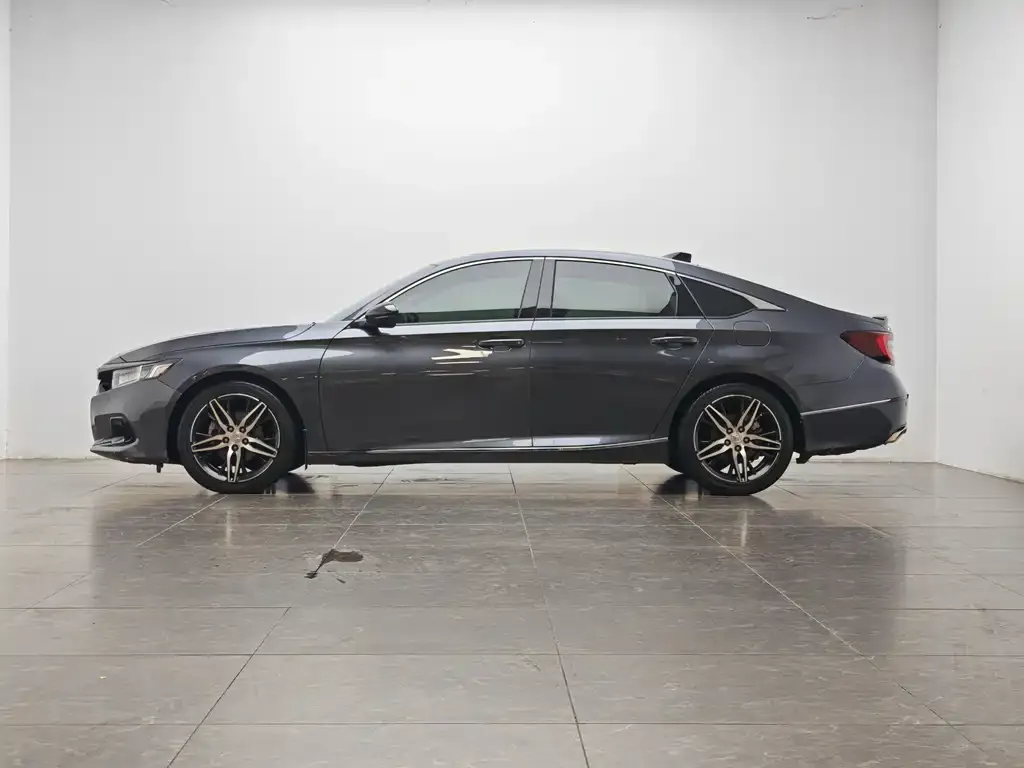 Honda Accord — фото 9
