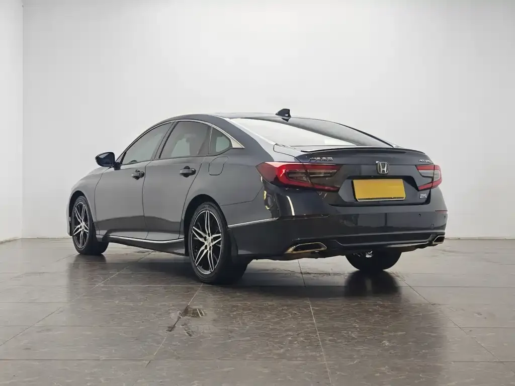 Honda Accord — фото 6