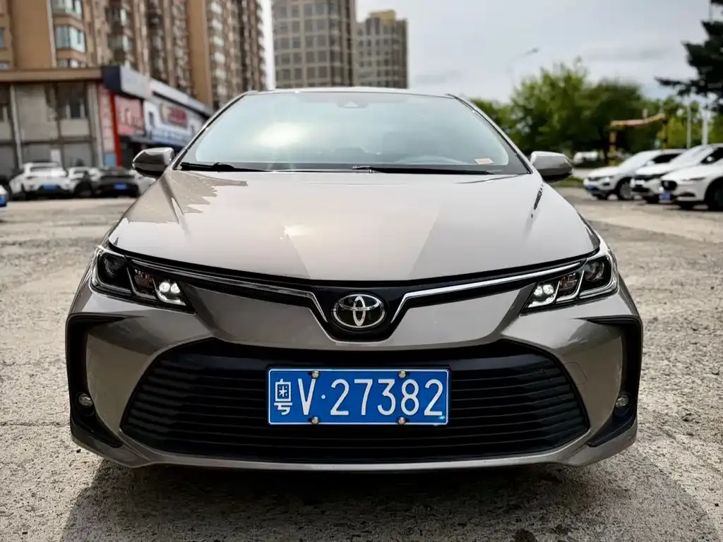Toyota Corolla — фото 4