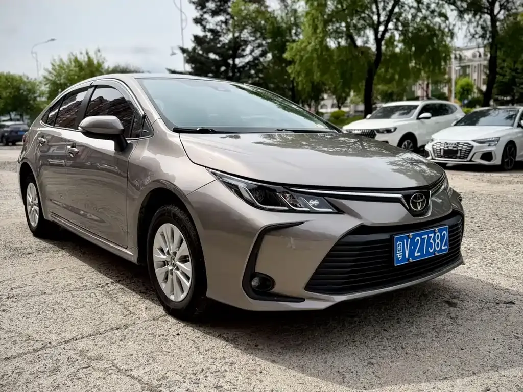 Toyota Corolla — фото 2